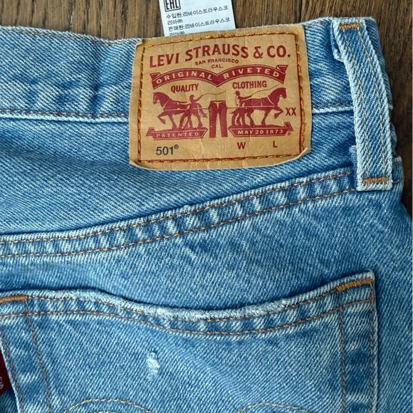 Levi's 501 26x26 Light Blue Distressed Cropped Straight Leg Jeans, 100% Cotton - Picture 7 of 9